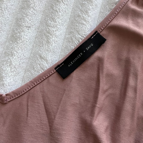 Alexander David Women's loose knit v neck pink tank sz S - Picture 3 of 4
